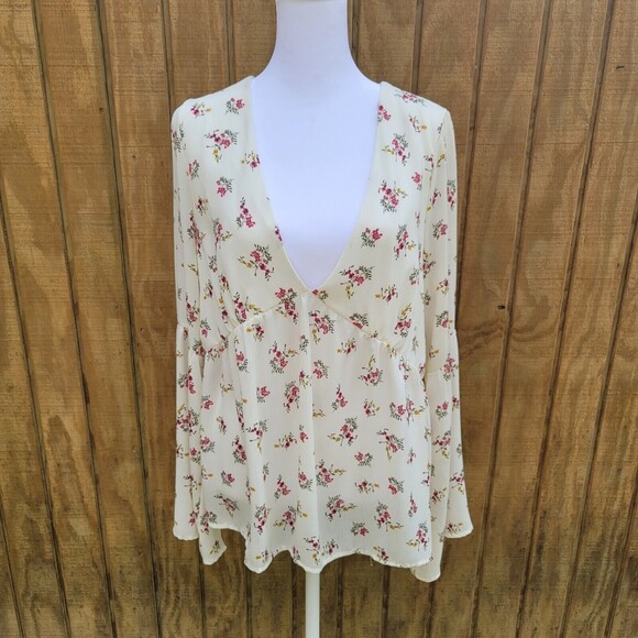 Altar'd State Floral VNeck Bell Sleeve Top NWT - Picture 1 of 10